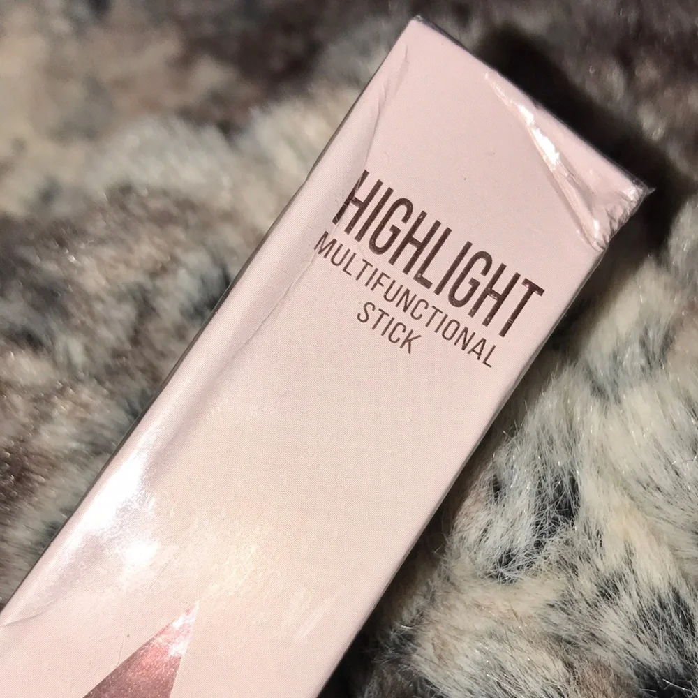 Choices Blush & Face Liquid Highlighter Stick - Picture 6 of 8